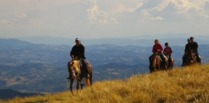 Villa Colticciola Agriturismo Marche Lantgård